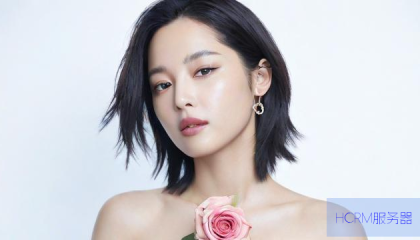 辛芷蕾佩戴的玫瑰胸饰惊艳亮相