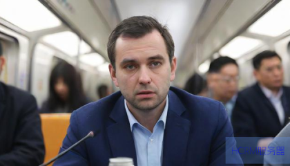 男子地铁被诬陷偷拍案二审即将开庭审理