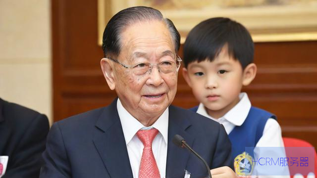霍震霆透露孙子霍中曦已升中学