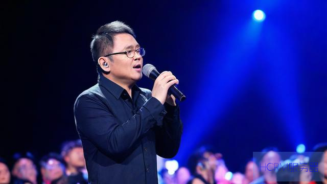 刀郎演唱会场外观众唱《我的祖国》