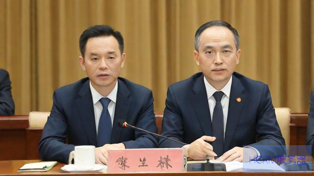 两办：不向县及以下单位借调干部