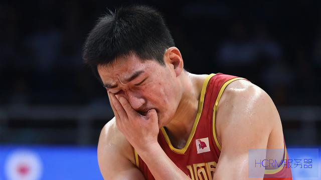 韩国男篮核心李贤重捂脸痛哭