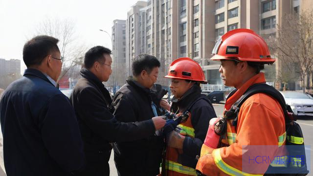 北京大兴消防从小区转移33名被困群众