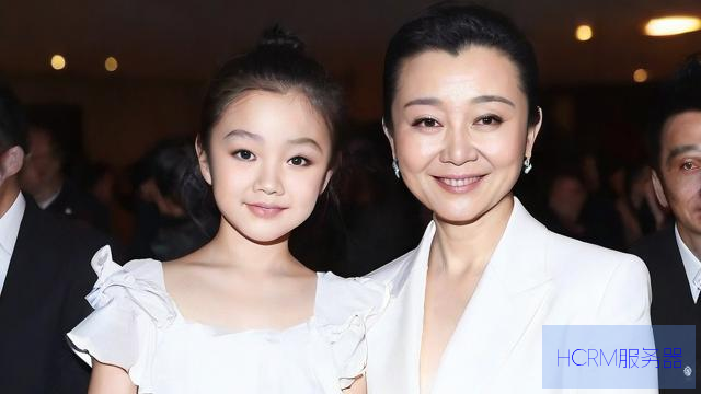 徐帆和女儿徐朵同框亮相