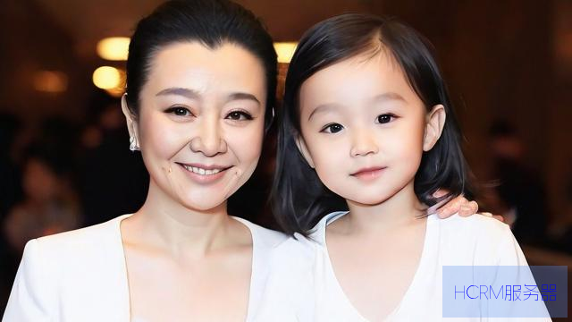 徐帆和女儿徐朵同框亮相