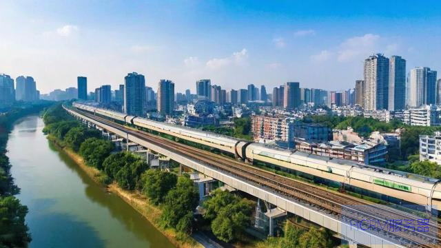 柳州书记：违建轻轨透支人民信任