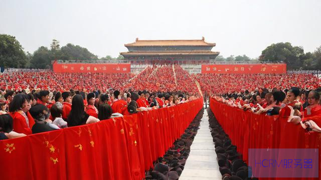 5万余人观礼离场后干干净净