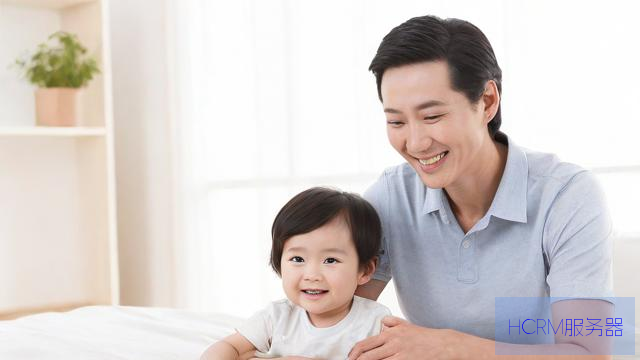 父母不在家哥哥细心照料妹妹